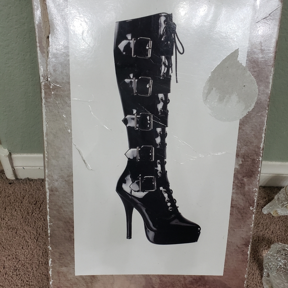 Like new pair of ten thirty one boots